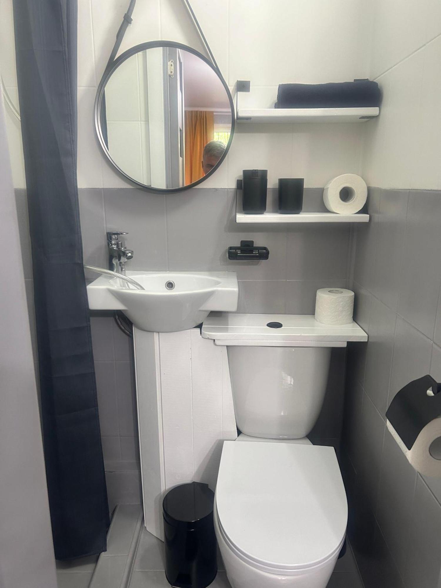 Almatyda На Басенова Apartment Bagian luar foto